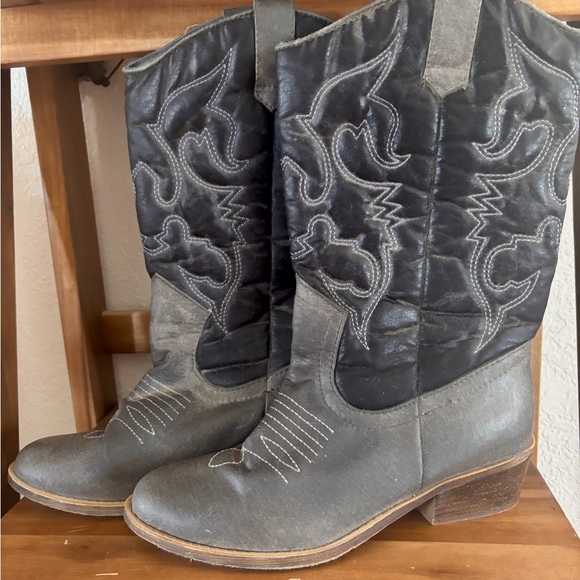 SOLD - Picture 1 of 7